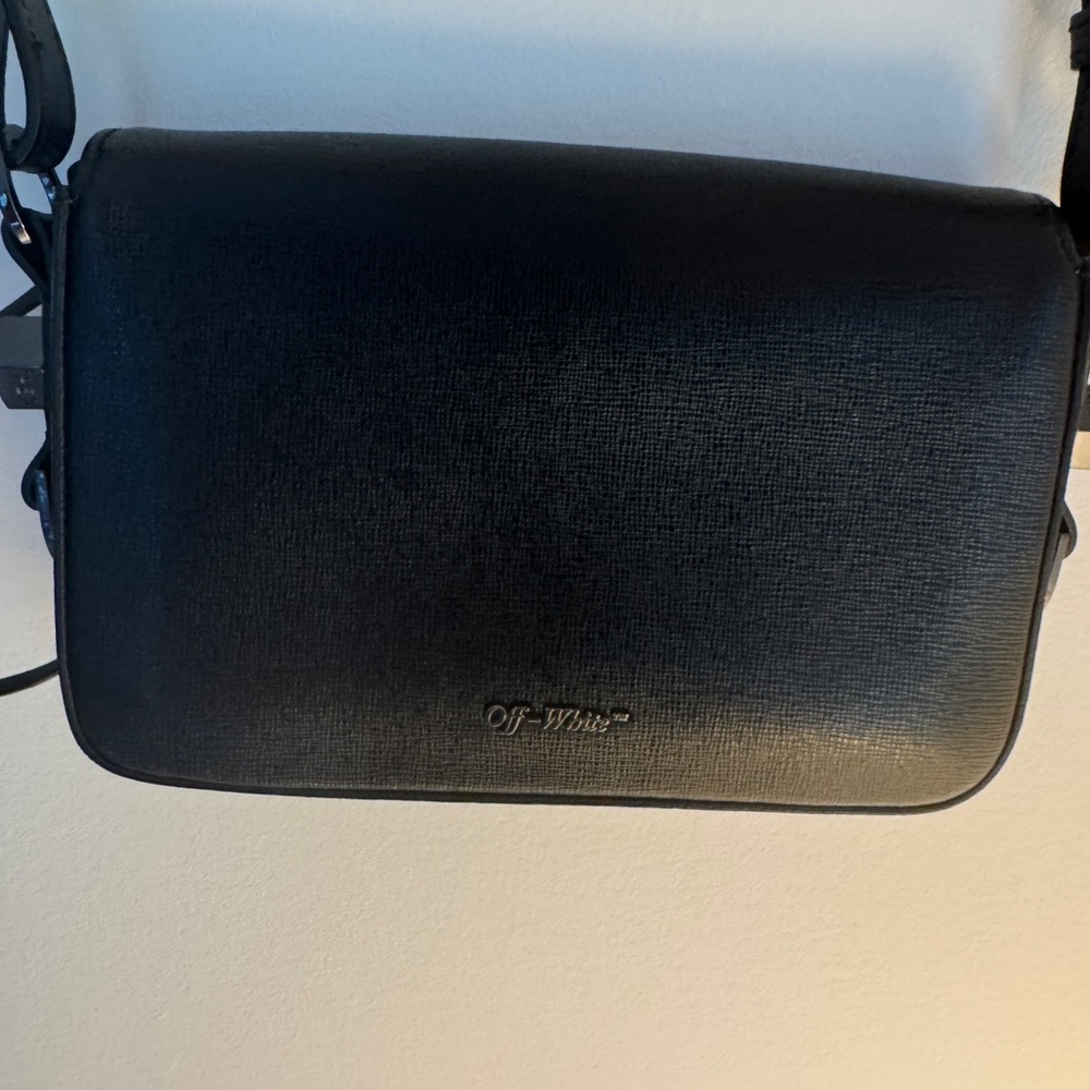 Off-White Black/White Diagonal Print Leather
Mini Binder Clip Crossbody Bag - Picture 9 of 10